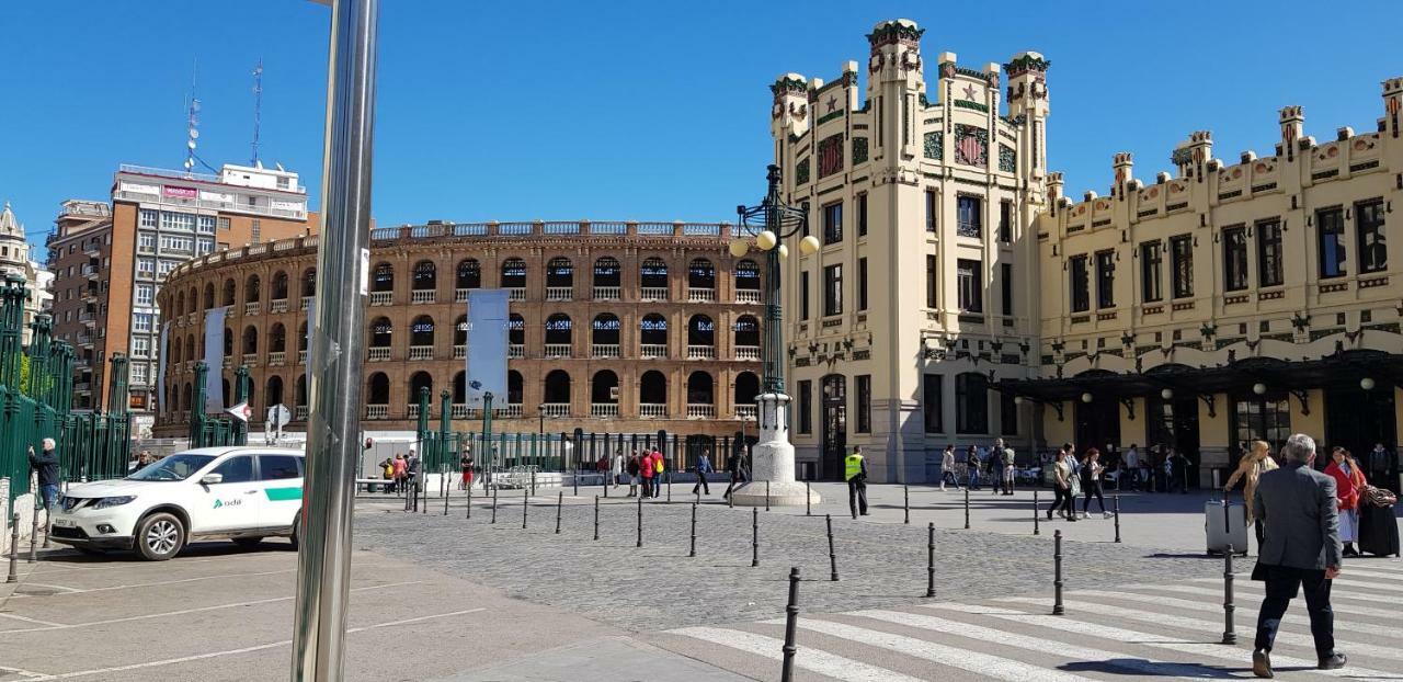 Edificio Tiziano Mercado Central バレンシア エクステリア 写真